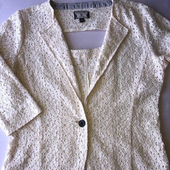 🎉HOST Pick! Volcom Cut-Out Back Lace Jacket - Picture 4 of 12